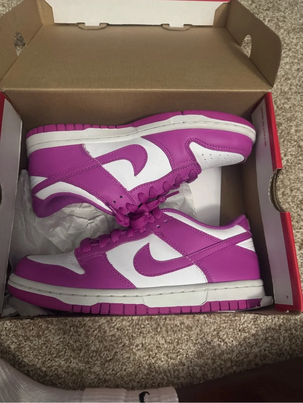 Nike Low-Top Sneakers in White and Magenta
